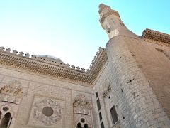 Al-Rifa'i Mosque

まるで砂のお城のような細かさ。