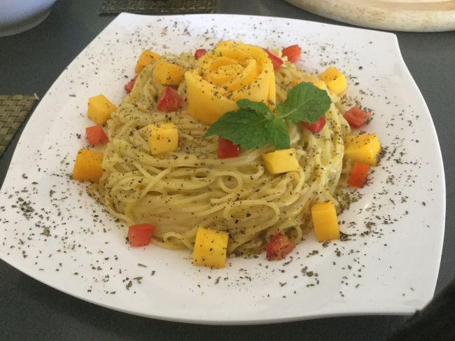 14：00過ぎ、店を出ます。今日の冒険は、これで終わりにします。<br />プラプラ歩きながら、14：20～30分頃ホテル着です。