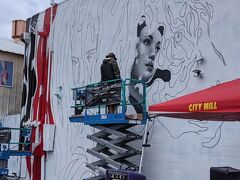 毎年2月にアートの書き換えがあるとのことで
ちょうどそのタイミングでした。