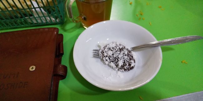 デザートONGOLONGOL サグで出来ておりココナッツの粉が降りかけられている、