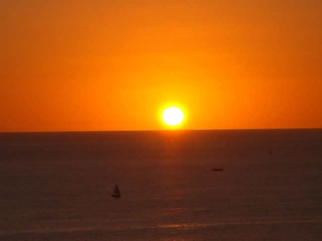 ハワイの休日 いろいろな人と再会出来た１６日間 ワイキキ周辺で見た １月の 夕日 夕焼け ホノルル ハワイ の旅行記 ブログ By Hy 2217さん フォートラベル