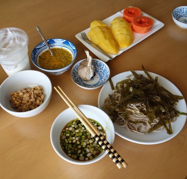 12日　　昼食<br />蕎麦　納豆　ヨーグルト　<br />果物（マンゴー　パパイヤ　パッションフルーツ）