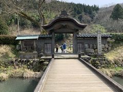 遺跡のシンボル・一乗谷朝倉氏遺跡の唐門。朝倉義景の菩提寺・松雲院のもの。