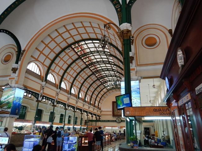 パリの駅のホームとかってこんな感じだったかなあ