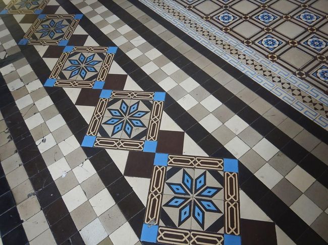 このモザイクタイルもきっと１００年ぐらい前からあるのでしょうか