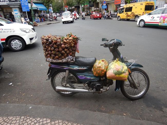 時々見ますがこのザクロみたいな果物は何だろう・・・？