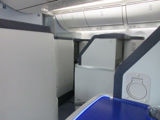 機内は、プライバシーが保たれる感じがして、快適です。