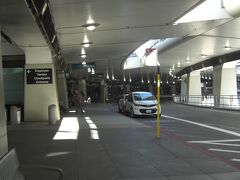 サンフランシスコ空港
バスターミナル

サンフランシスコ　ＵＡ1062便
１２：２８発
ラスベガス
１４：０８到着
予定も２時間遅れの出発