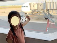 あれに乗りまーす！

やっとこの写真が撮れました。


タイ航空でバンコクまで行きます。
バンコクは娘3回目。
私4回目。
主人と私にとってはアナザースカイともいえる場所♪
トランジット利用ですが思わず行くことになりうれしい(^^)