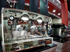 【世界最大のコーヒー展、Cafe do Brasil】

メタルカラーのエスプレッソマシーン～