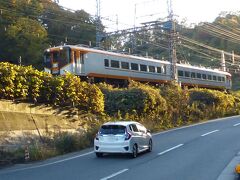 ここ、真横を近鉄 南大阪線が走っています。

これは22000系電車ですかね？