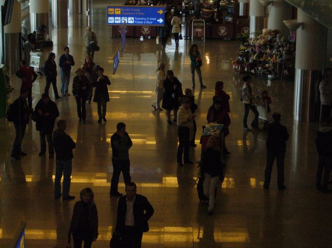 9月25日夕方、セルギエフ ポサードの観光を終えて<br />モスクワ（シェレメチェボ空港）１９：２５発の<br />飛行機でサンクトペテルブルグへ向かいます。