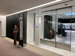 お次はANAスィートラウンジにご招待いただきます