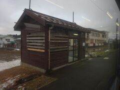 藪神駅。
駅舎はなくて、待合室のみ。