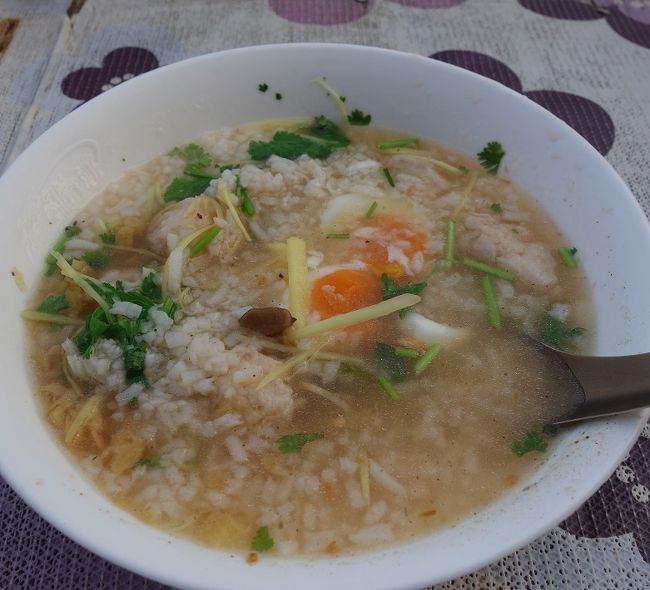 7：12<br />プラチュワップキーリーカン３日目の朝食はカオトムです◎