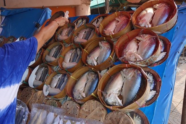 同じ店でタイ人が大好きなプラ.トゥーも買いました。