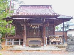 朝、温泉神社に行きました。
温泉街の上にあります。
