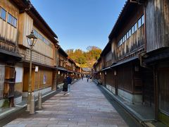 ひがし茶屋街は

京都の祇園に似た雰囲気の街並み