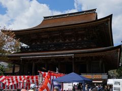 金峯山寺蔵王堂
世界遺産に登録されており、吉野山のシンボル
修験道の総本山で、東大寺大仏殿に次ぐ大きさの木造建築です