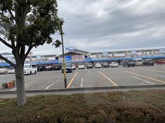 なんと時刻表2分前に発車。この辺がいい感じ。まあここにバスで来る人はすくないでしょ。マイカーですよ。わたしも旅行会社時代に添乗員で来てます。