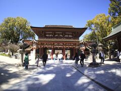 手水舎でお清めして