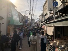 谷中銀座商店街を進みます。

