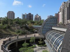 自転車を少し走らせると、大安森林公園へ。かなり大きな公園です。