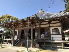 10:50
次は「補陀洛山寺」
秋に来た時は時間なくてパス、主人は来たかったそうです。
4世紀前半に建てられた古いお寺
那智駅から歩いて5分ほどで便利な所にあります

横に無料駐車場あります