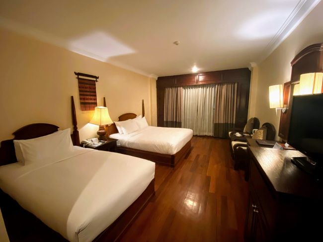 ダブルの部屋で広々快適。<br /><br />この部屋で税サ込7800円です。<br />私は、一人で贅沢に使うけど　二人なら一人3900円で泊まれちゃう！<br />とってもお値打ち！