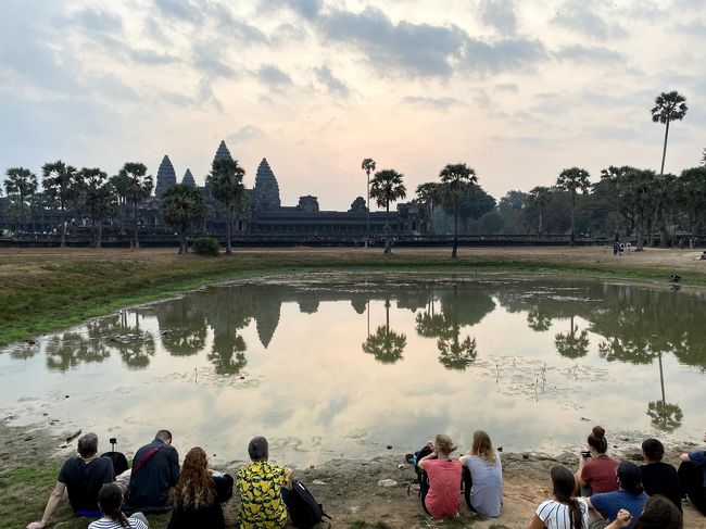 諦め半分でその場を離れました。<br /><br />見学者の7割方帰って行かれてます。