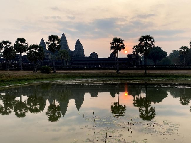 遅めの集合時間。<br />「15分の違い」<br />ギリギリ太陽が見られました！<br /><br />15分は、ガイドさんが遅刻した時間です。<br />太陽が見えたのはガイドさんか遅刻してくれたお陰だったのかもしれません。<br />たぶんそうです（笑）<br />