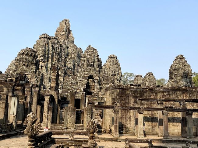 アンコールトム、1辺3キロのお堀に囲まれた広い場所です。<br /><br />方向音痴の私、ガイドないじゃ回れない！