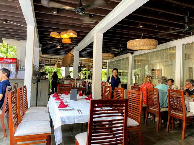 ツアーに含まれているランチ<br />「マホブ クメール クイジーン」