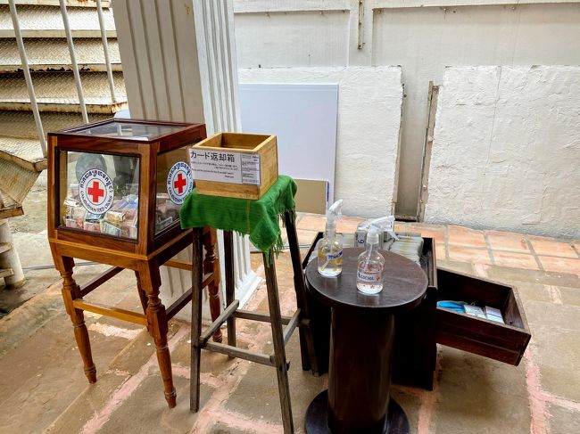 コロナウイルス対策で手をしっかりと消毒しました。<br /><br />試食のクッキーも安心して頂けます。