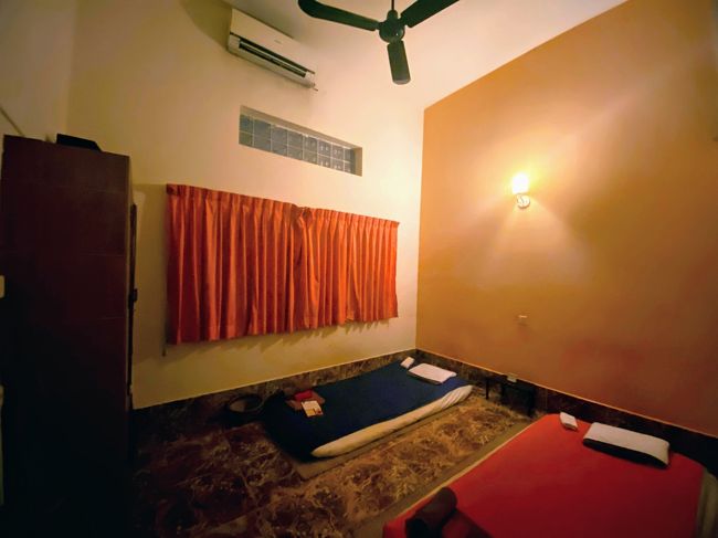 「チャイマッサージ」<br /><br />清潔で居心地の良いお店だったけど　値段の割に技術が伴わない・・。<br />評判は良いお店のようです。<br />