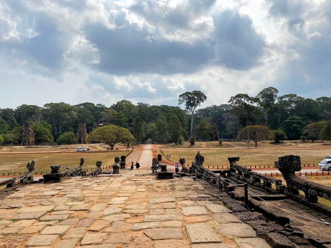 王のテラス<br /><br />閲兵をする王様の立ったステージのような場所です。