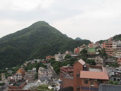 ツアーでは翌日、観光地で有名な九分の近くにある基隆山を登った。