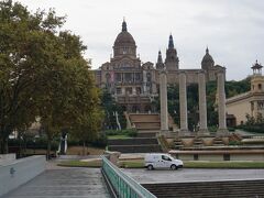 カタルーニャ美術館が見える。少し迷ったが何とかカタルーニャ鉄道のスペイン広場駅を見つけることができ、電車に乗った。