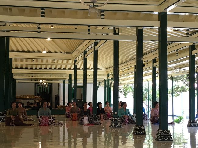 王室の方々。<br />めったに見られない光景らしく、ガイドさんがいちばん興奮してました。笑