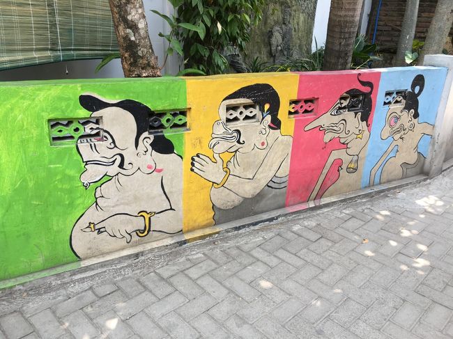 ツアーだから自由に動けないことも多かったけど、ジョクジャにきたらストリートアートをめぐるのも楽しいかもしれないです。