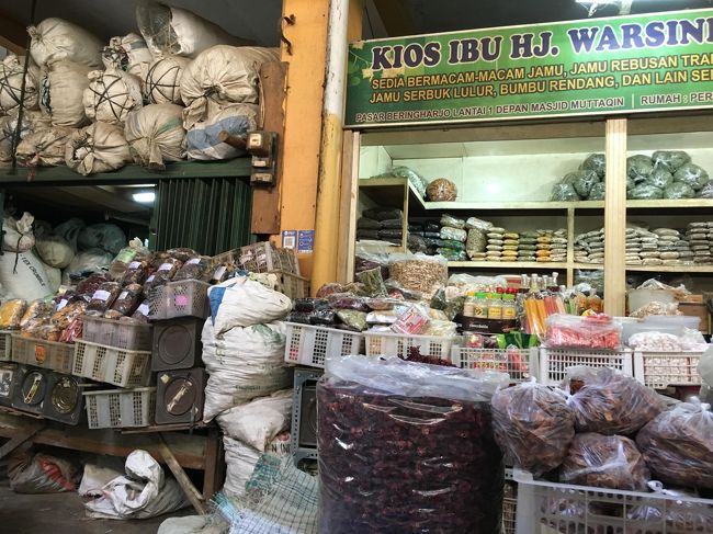 香辛料などのゾーン。