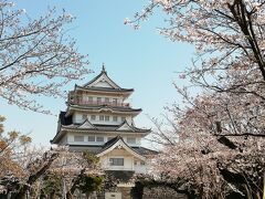 まずは亥鼻公園から。
平日ということもあって
ほとんど人がいません。