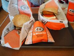 A&W、初めてなので寄ってみました。
大きなトマトが入ったハンバーガー、美味しかったですよ。

まだ時間がありますね。