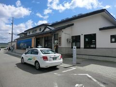 大湊駅は折返し乗車ができないため、一度改札を出て駅舎をカシャ。