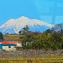 津軽17　〔岩木山〕冠雪の津軽富士  名峰の気高さ！　☆朝食・大鰐→黒石（バス車窓風景）