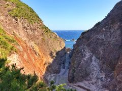 ハイキングコースを終えて、地鉈温泉へ。
切通しにあるので、結構階段で下がりました。