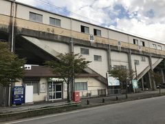 鈴鹿駅でおります。
高架だけど味わいがある駅舎。