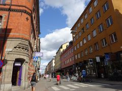 セーデルマルム（Södermalm）は坂の街。
駅から坂を登りました。

４年前と同じくガイド本では”ストックホルムの最旬スポット”と紹介さています。

ココも前、時間が遅くてちゃんと見てなかったので再訪。