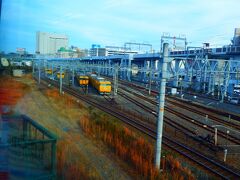 ふと気づけば、岡山駅。
黄色の列車が出迎えてくれます。