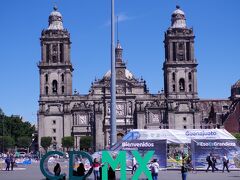 メキシコシティのソカロはやはり非常に広大です。イベントなどをやっていることもありますし、大聖堂をはじめ、周辺には重要な建築物なども多いです。